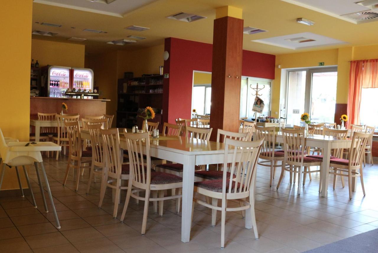 Hotel Petra Либерец Екстериор снимка